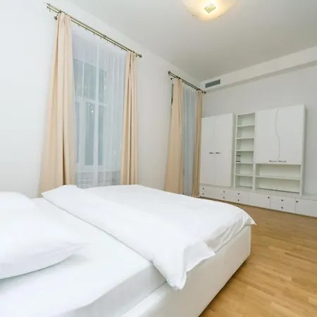 Apartment музейний провулок 4к Kyiv